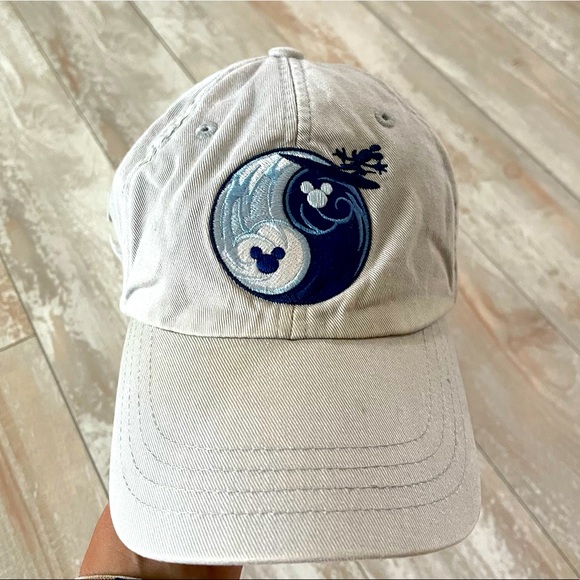 Disney Accessories - Disney Mickey Mouse vintage baseball cap